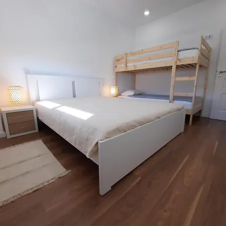 Lovely Home, Wifi, Jardim * Armação de Pêra