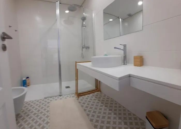 Lovely Home, Wifi, Jardim Armação de Pêra