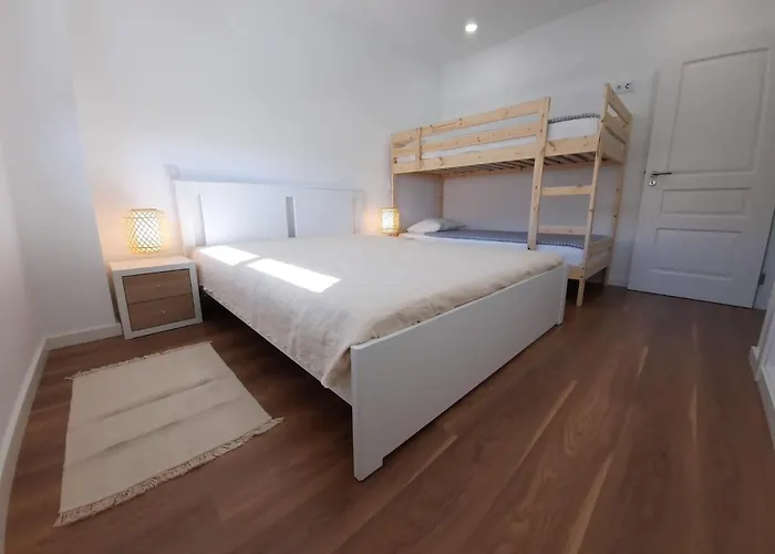 Lovely Home, Wifi, Jardim * Armação de Pêra