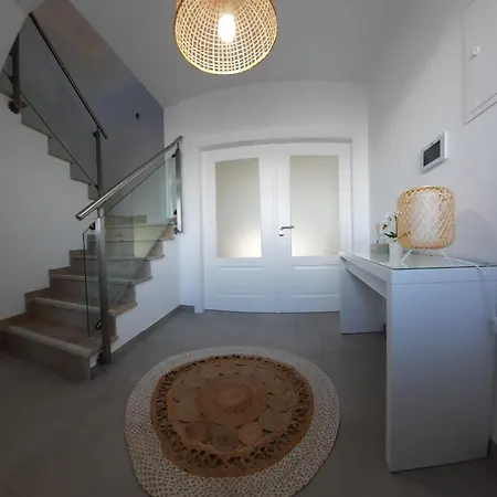 Lovely Home, Wifi, Jardim * Armação de Pêra